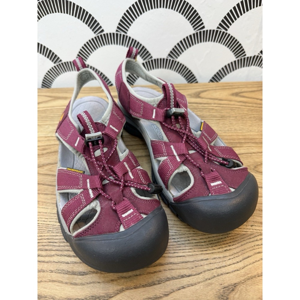 Keen Venice H2 Sandals Womens 8.5 Waterproof Trail Hiking Shoes Plum Burgundy